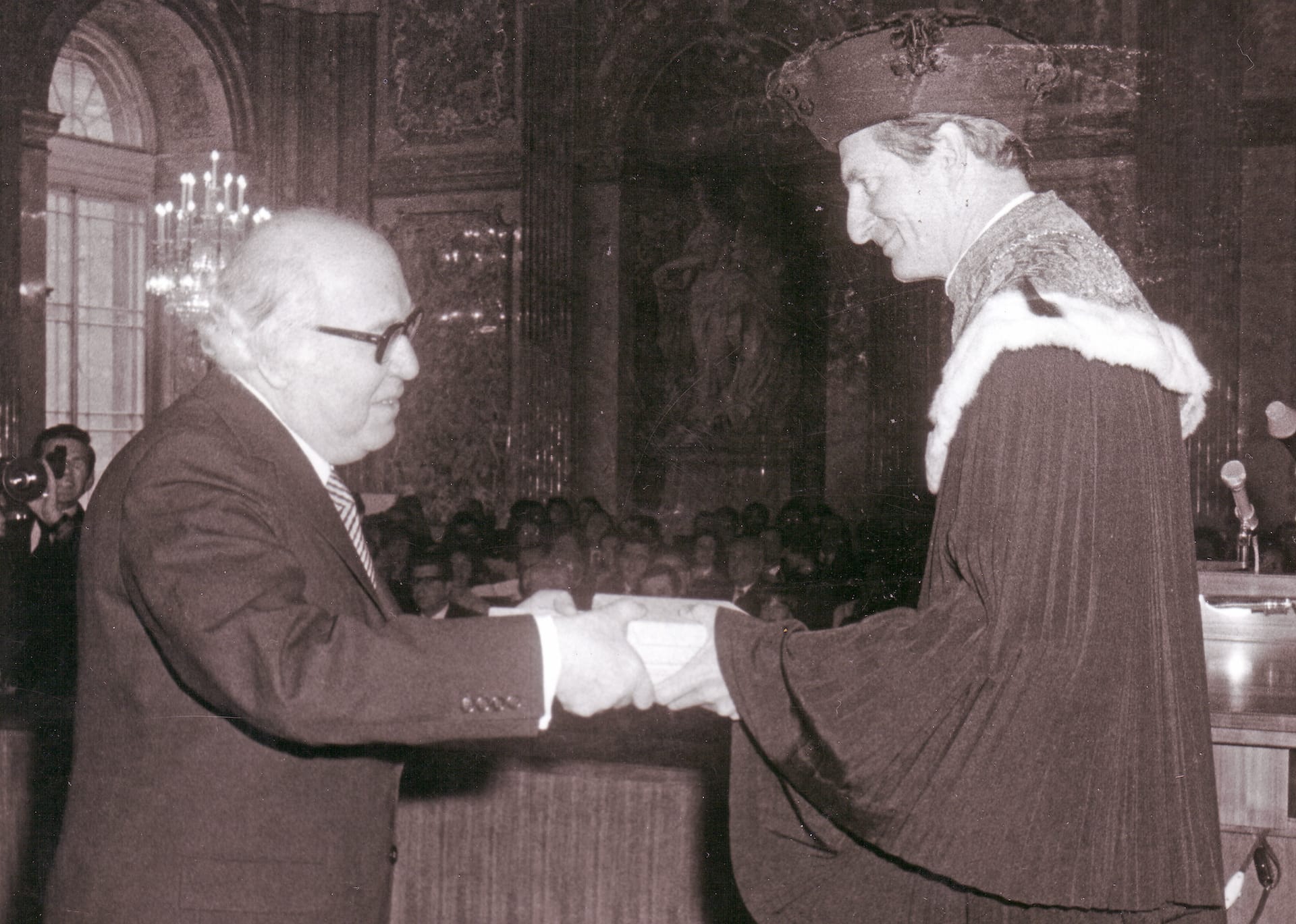 Ferenc Farkas receives the Herder Prize in Vienna (1979)